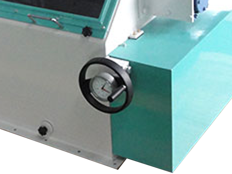 Crumbler gap adjusting wheel