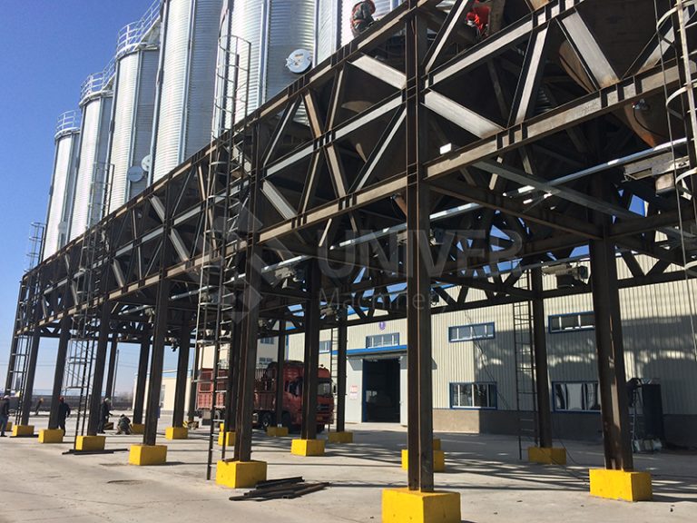 Feed bulk silo